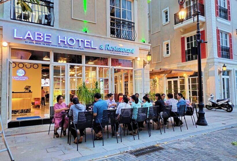 La Palma Hotel & Spa Sunset Town Phu Quoc