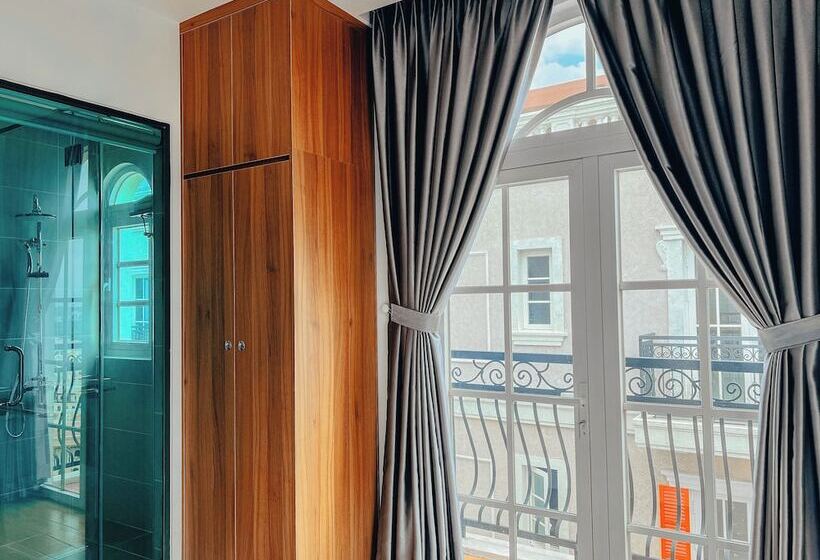 La Palma Hotel & Spa Sunset Town Phu Quoc