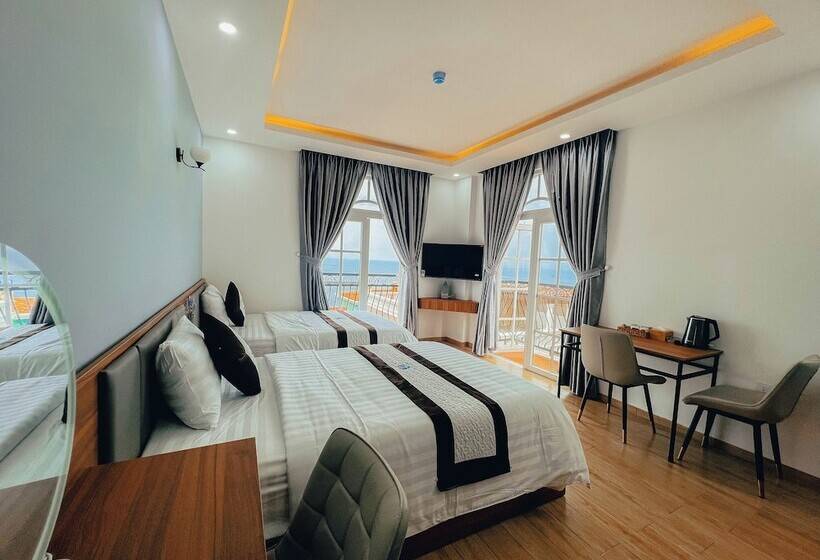 La Palma Hotel & Spa Sunset Town Phu Quoc