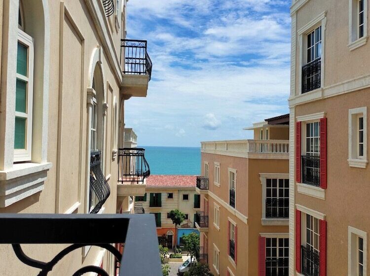 La Palma Hotel & Spa Sunset Town Phu Quoc