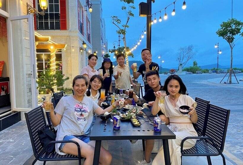 La Palma Hotel & Spa Sunset Town Phu Quoc