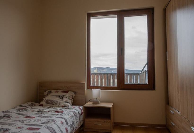 ペンション Guest House Viki