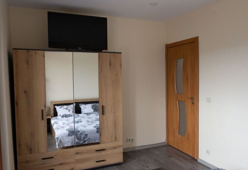 ペンション Guest House Viki