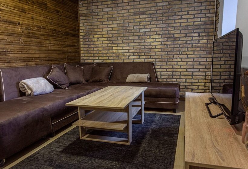 ペンション Guest House Viki