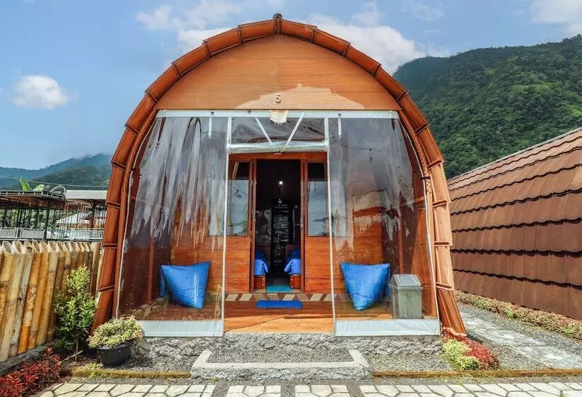 ペンション The Polumb Garden Bedugul