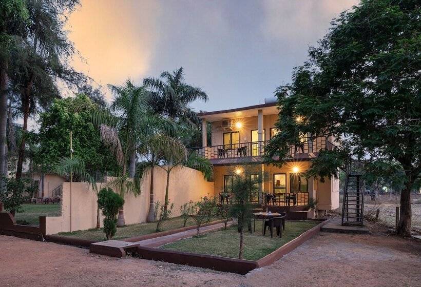 리조트 Avadale Tadoba   Stag Groups Not Allowed