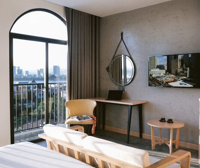 Shi House By Haviland