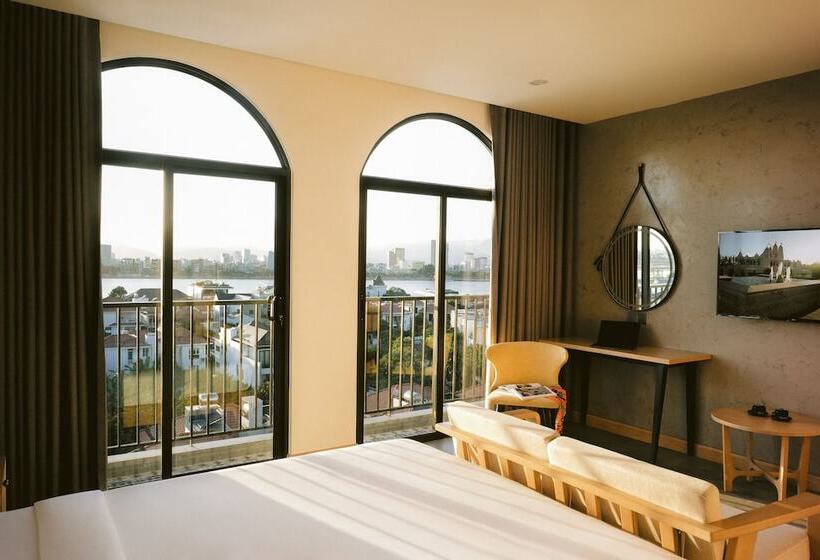 Shi House By Haviland