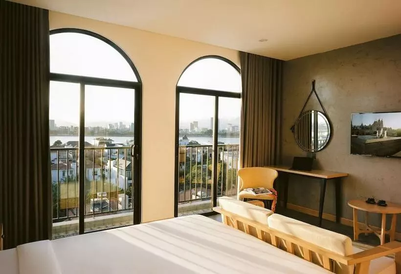 Shi House By Haviland