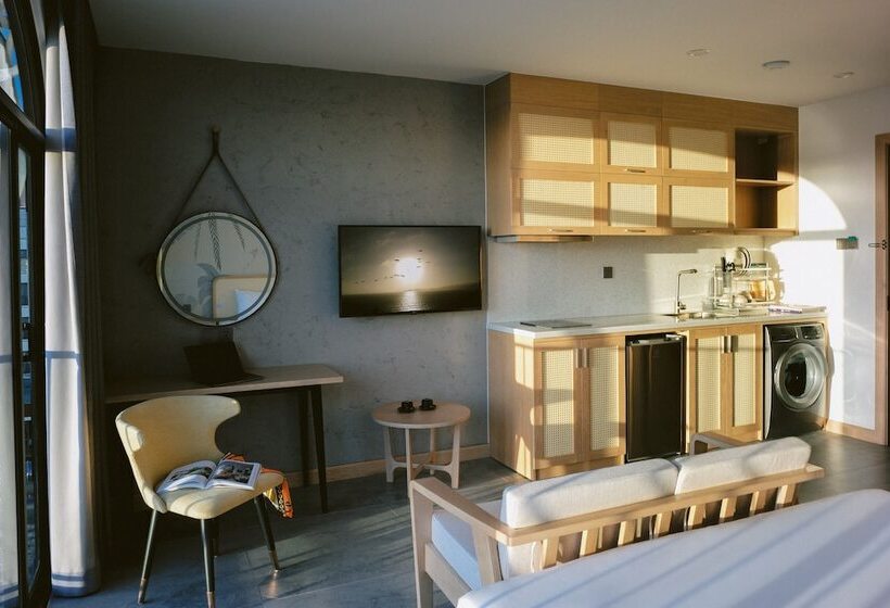 Shi House By Haviland