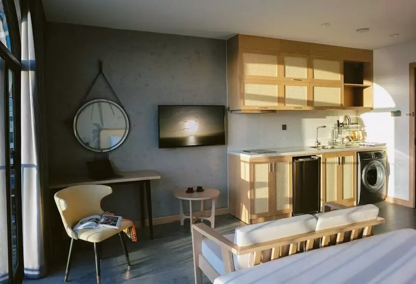 Shi House By Haviland