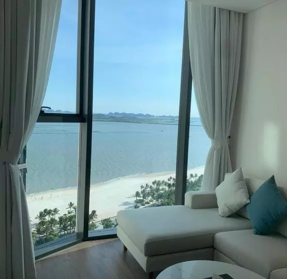 Ala Carte Hạ Long
