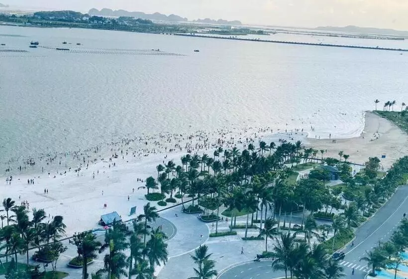 Ala Carte Hạ Long