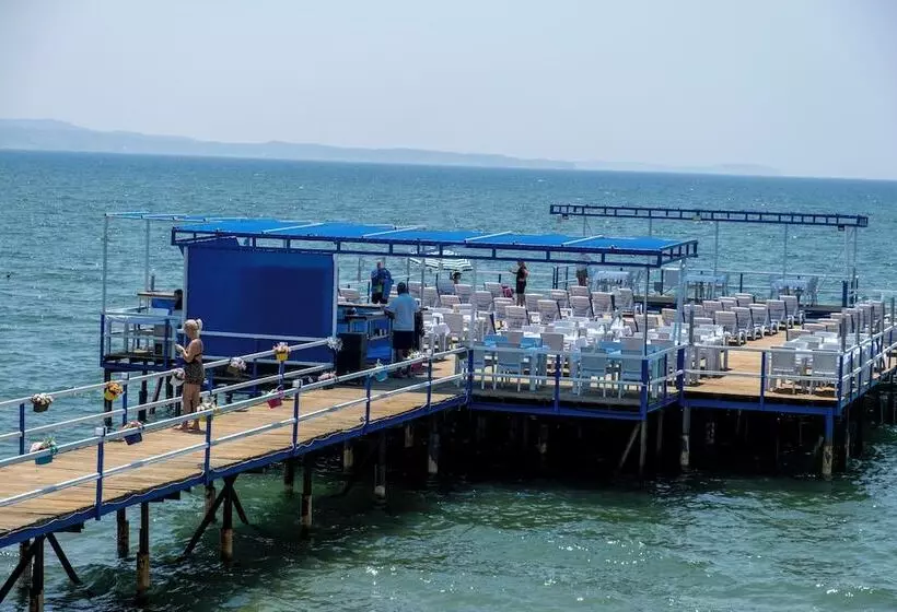 Aamiaismajoitus (B&B) Akçay Pier Hotel & Beach