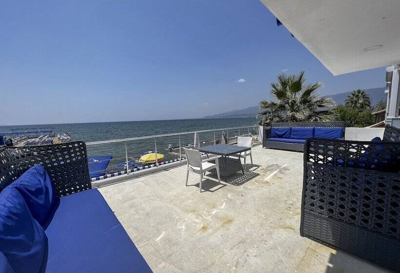 تختخواب و صبحانه Akçay Pier Hotel & Beach
