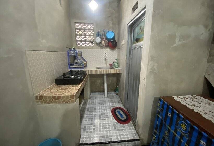 בית מלון כפרי Homestay Sutrisno