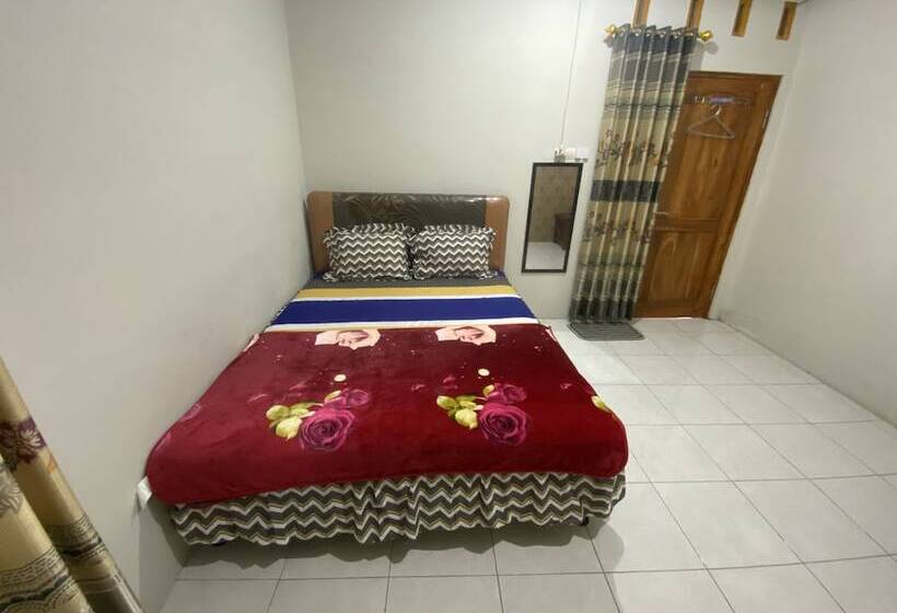בית מלון כפרי Homestay Sutrisno