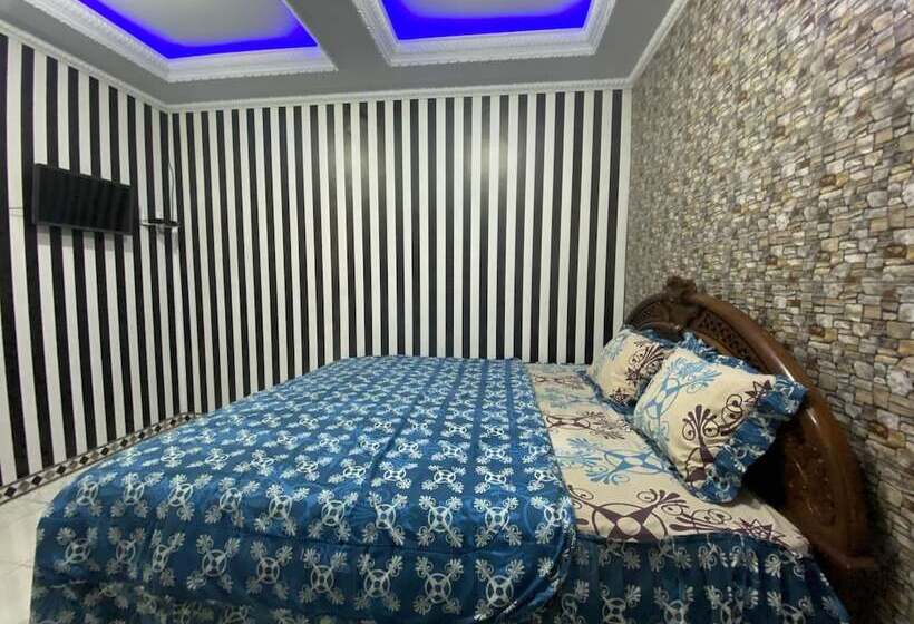 בית מלון כפרי Homestay Sutrisno