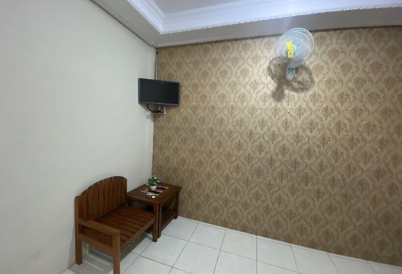 בית מלון כפרי Homestay Sutrisno