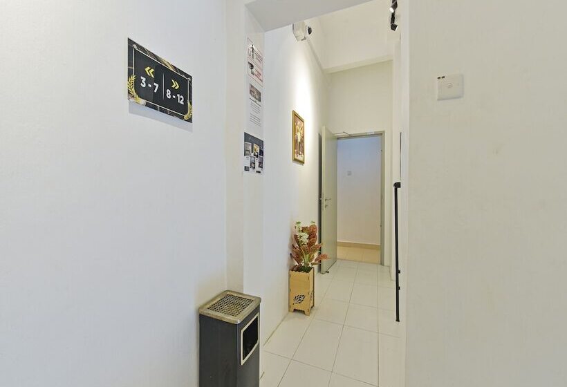 호텔 Capital O 90882 Padi