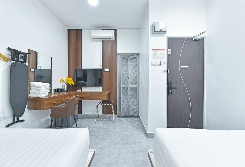 호텔 Capital O 90882 Padi