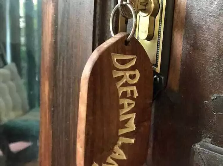 هتل Dreamland Bungalows