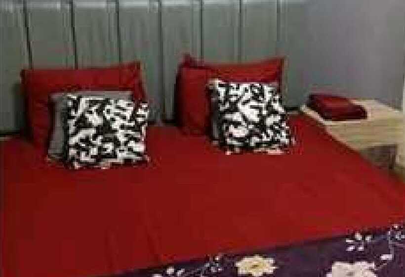 בית מלון כפרי Express O 91902 Heaven's Room