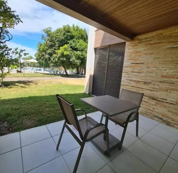 Hotelli Iloa Condomínio Resort Barra De São Miguel, Quarto Em Frente A Piscina