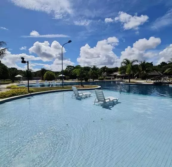 Hotelli Iloa Condomínio Resort Barra De São Miguel, Quarto Em Frente A Piscina
