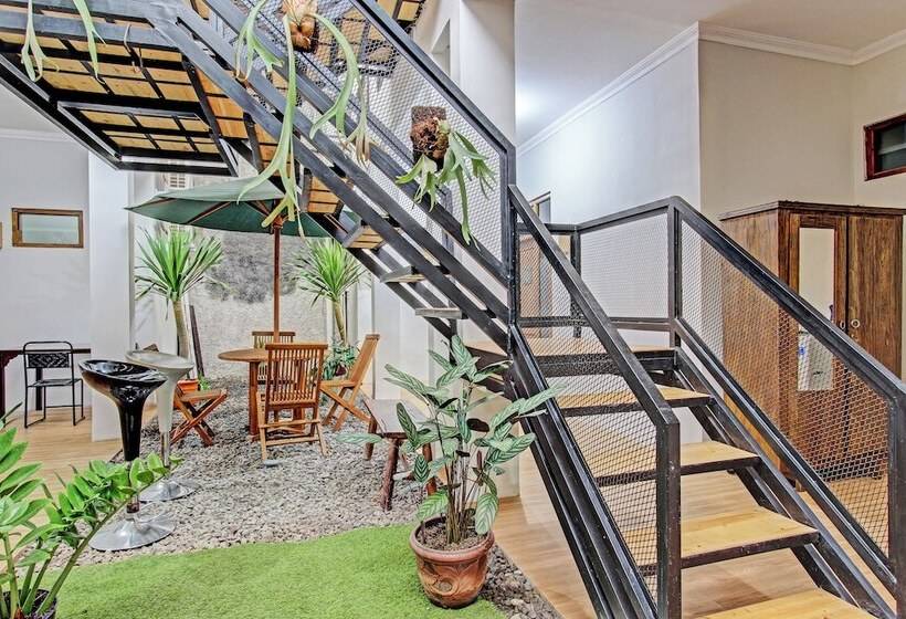 Hotel Ndalem Pusponyidro By Reddoorz