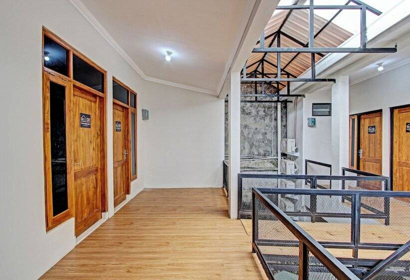 Hotel Ndalem Pusponyidro By Reddoorz