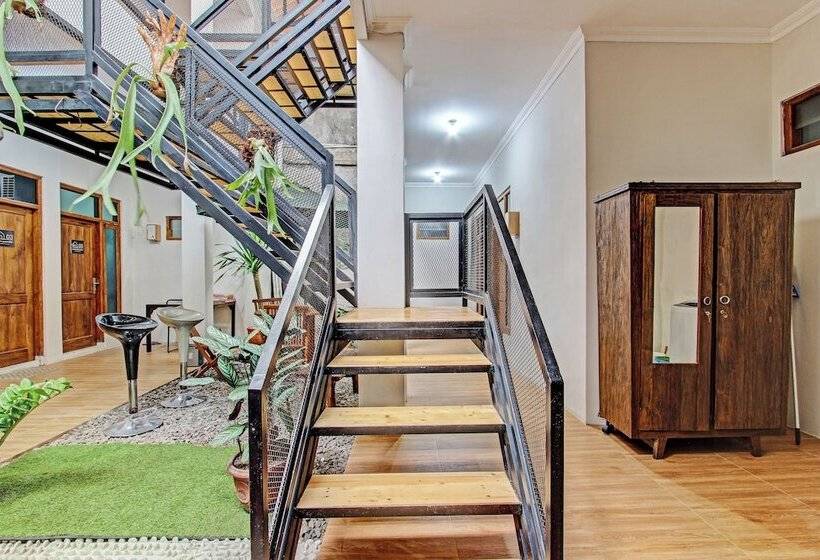 Hotel Ndalem Pusponyidro By Reddoorz