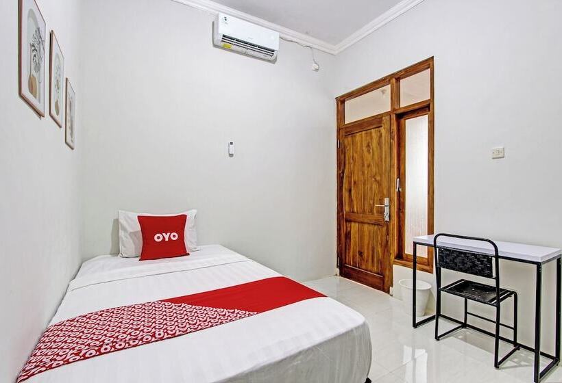 Hotel Ndalem Pusponyidro By Reddoorz