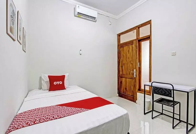 Hotelli Ndalem Pusponyidro By Reddoorz