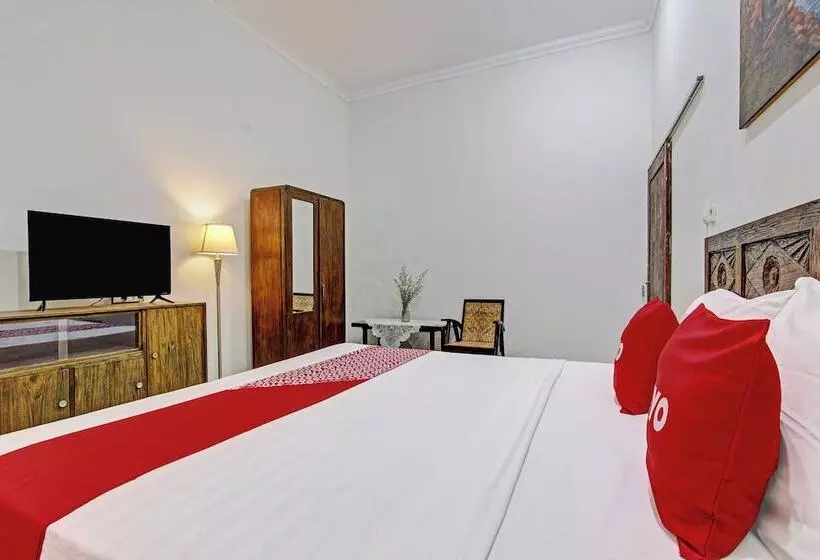 Hotelli Ndalem Pusponyidro By Reddoorz