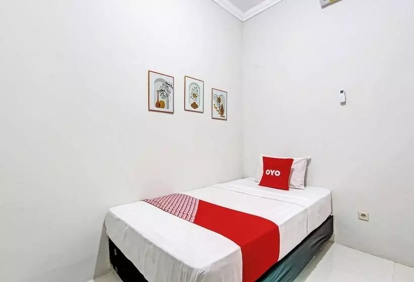 Hotelli Ndalem Pusponyidro By Reddoorz