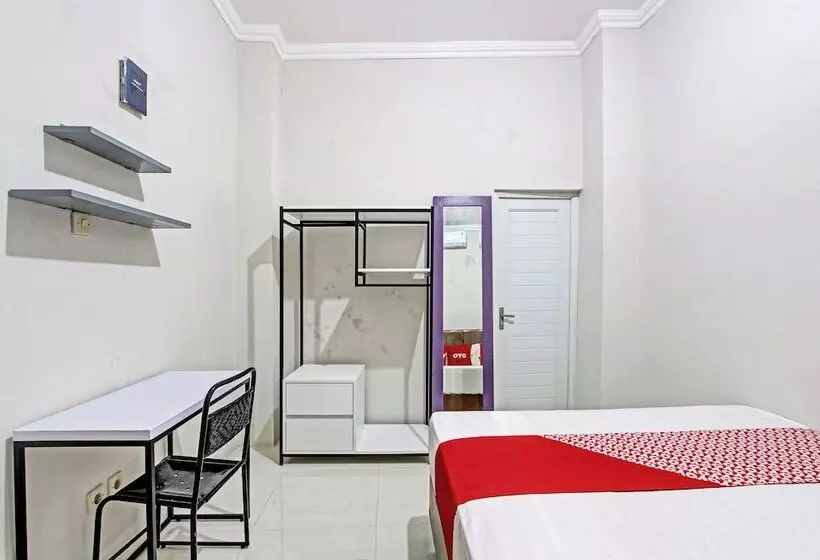 Hotelli Ndalem Pusponyidro By Reddoorz