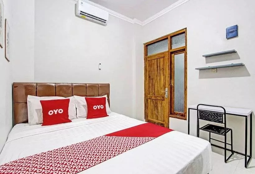 Hotelli Ndalem Pusponyidro By Reddoorz