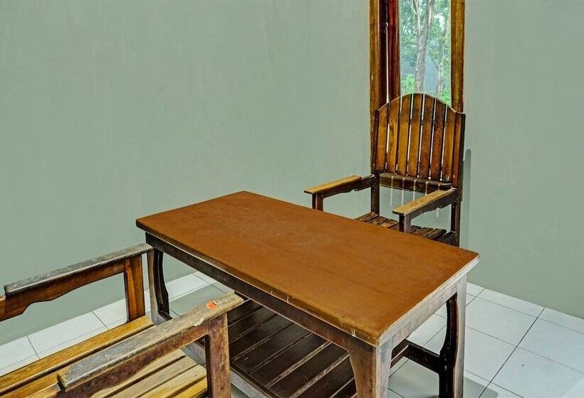 Szálloda Sahabat Kost Syariah Pacitan By Oyo