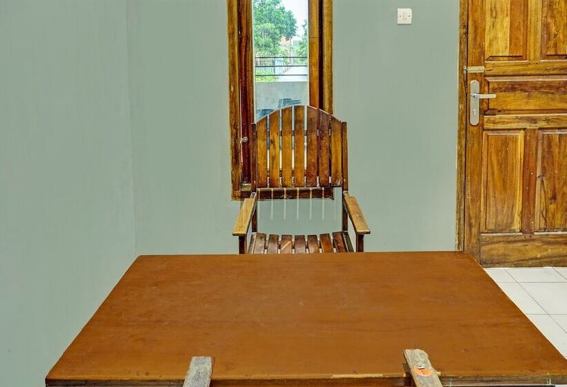 Szálloda Sahabat Kost Syariah Pacitan By Oyo