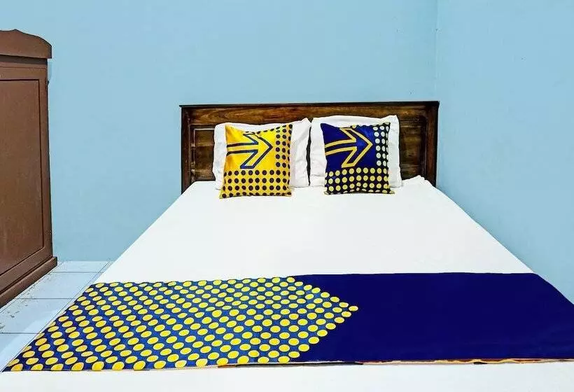 ホテル Sahabat Kost Syariah Pacitan By Oyo