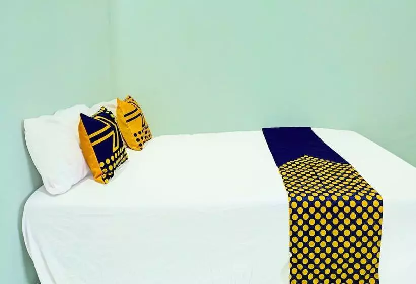 ホテル Sahabat Kost Syariah Pacitan By Oyo