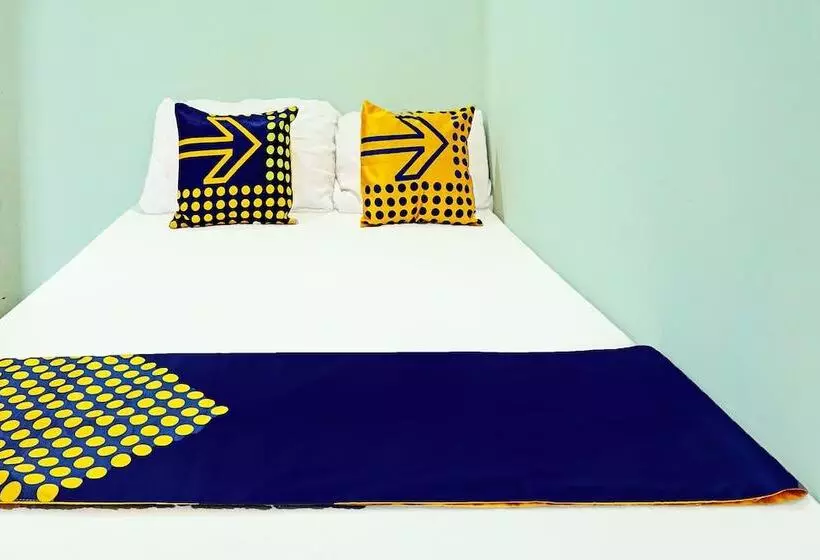 ホテル Sahabat Kost Syariah Pacitan By Oyo