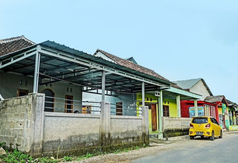 Szálloda Sahabat Kost Syariah Pacitan By Oyo