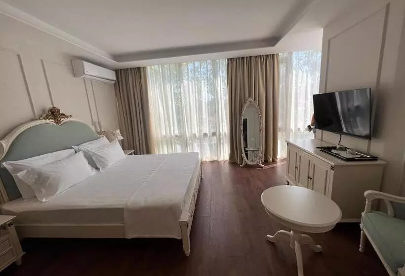 Sol Invictus Boutique Hotel Durres Albania