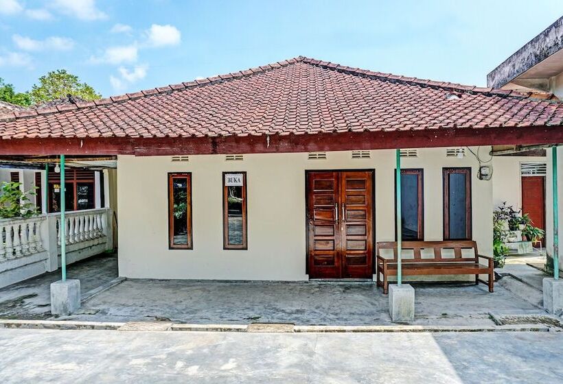 Отель Spot On 92392 Penginapan Vinccent22 Syariah