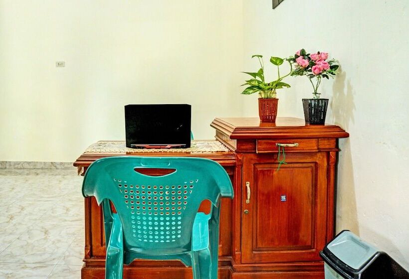 Отель Spot On 92392 Penginapan Vinccent22 Syariah