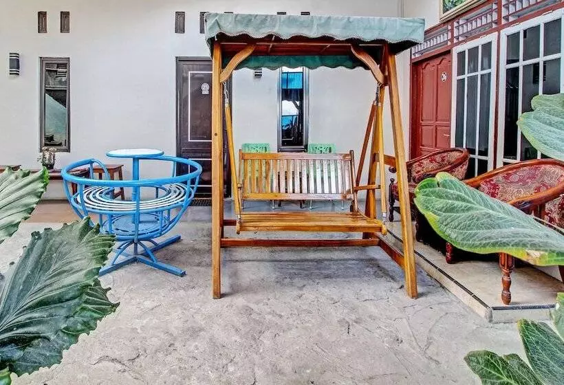 Hotelli Spot On 92732 Bagus Jaya