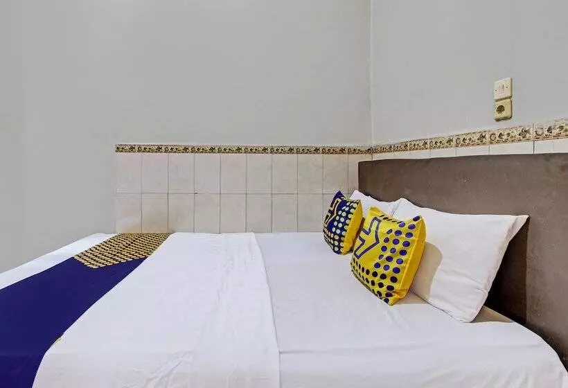 Hotelli Spot On 92732 Bagus Jaya