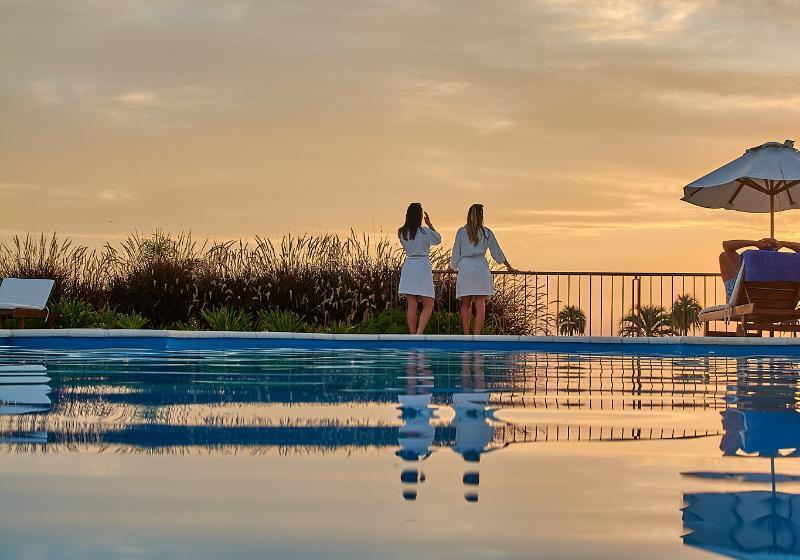 호텔 Termas Victoria Wellness Spa